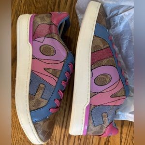 Coach Love signature print sneakers size 7.5. Brand New! Super cute!!